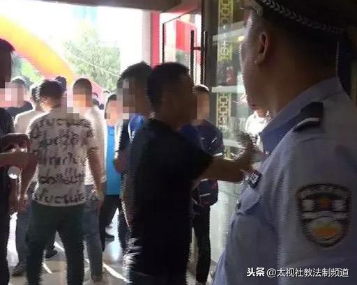 政府銷毀電動車背后的故事，小巷神秘小店的命運揭秘