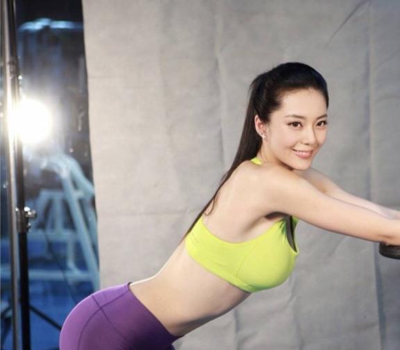 滝沢乃南最新視頻深度解析與探討，探索其獨特魅力與內(nèi)涵